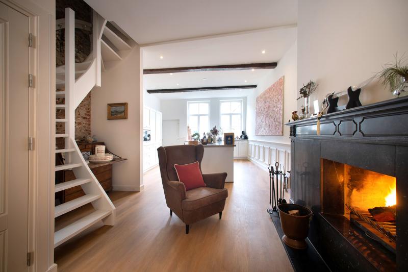 2e Trappenhuis naar 1e verdieping bewoner 1