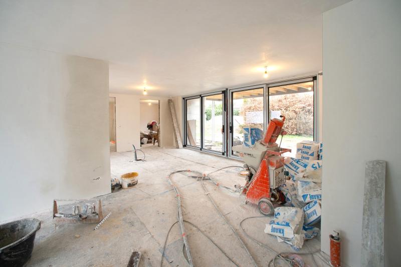 Achteraanzicht aanbouw keuken/woonkamer/terrasdeuren