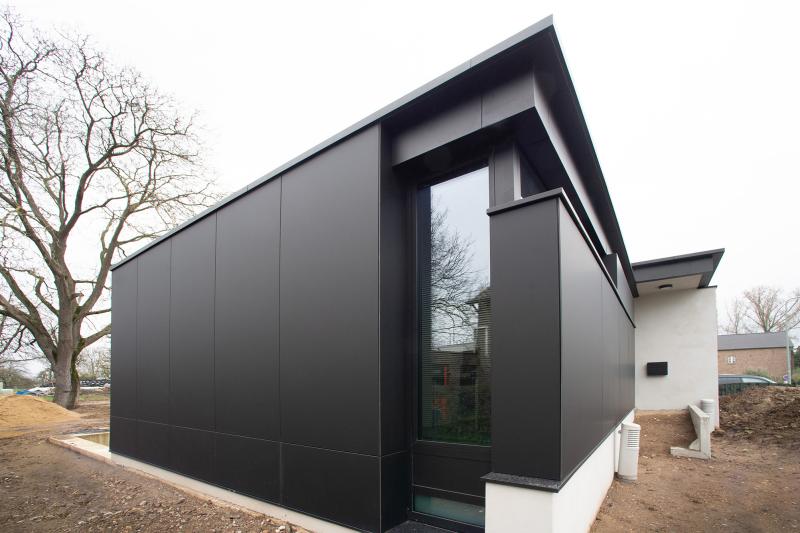 Zij/vooraanzicht woning